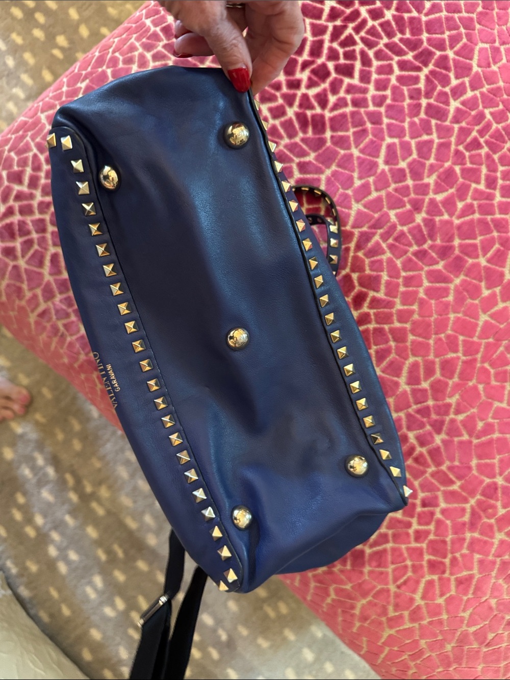 Valentino Garavani Blue Leather Rockstud Shoulder Tote - Picture 6 of 7
